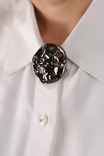 Trend42plus Black Nickel Wrinkled Curvy Design Brooch - 6