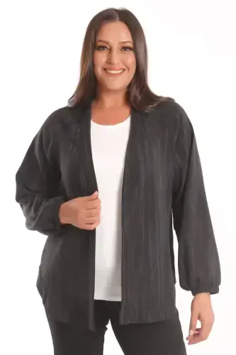 Trend42plus Katta hajmli mato chiziqli yenglari elastik oversize qora kurtka - 4