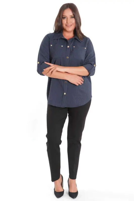 Trend42plus Katta Urchamli Tugmachali va Cho'ntak Tafsilotli To'q Ko'k Ko'ylak - 4