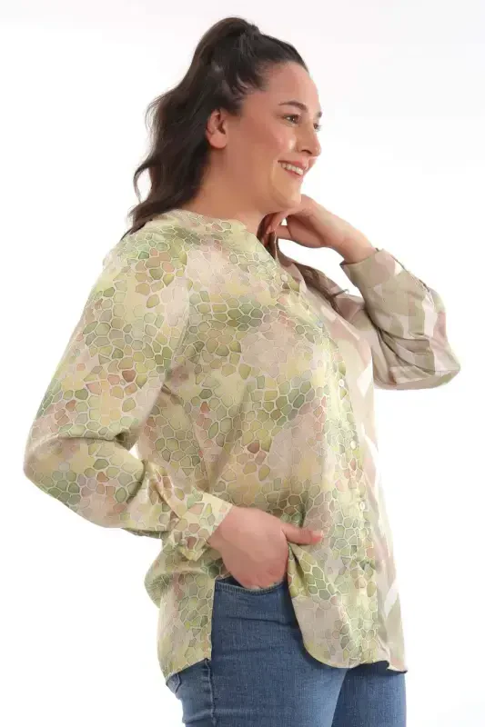 Trend42plus Plus Size Crew Neck Mosaic Pattern Printed Green Shirt - 10