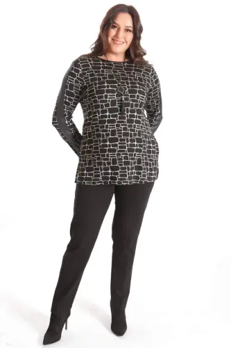 Trend42plus Plus Size Digital Printed Sleeves Black Blouse with Leather Stripes - BÜYÜKBEDENIZ (1)