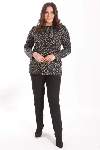 Trend42plus Plus Size Necklace Detailed Digital Printed Sleeves Leather Striped Black Blouse - 4