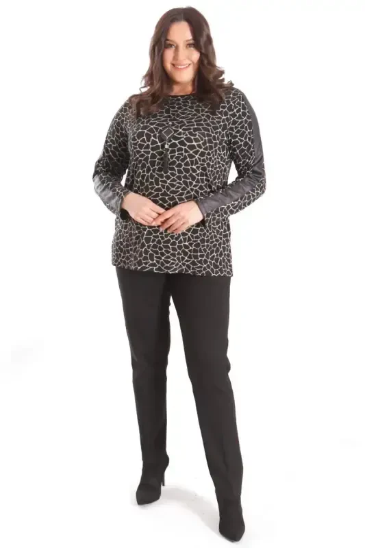 Trend42plus Plus Size Necklace Detailed Digital Printed Sleeves Leather Striped Black Blouse - 7