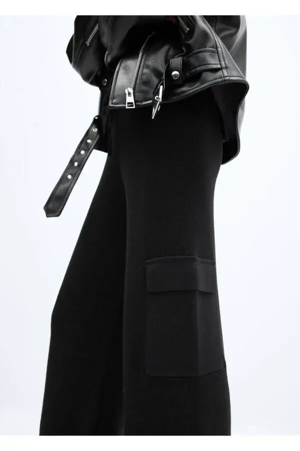 Трикотажные брюки с карманами карго - 6