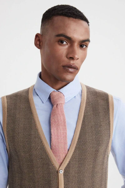 Трикотажный жилет из верблюжьей шерсти мерино с полосками - HEMINGTON (1)