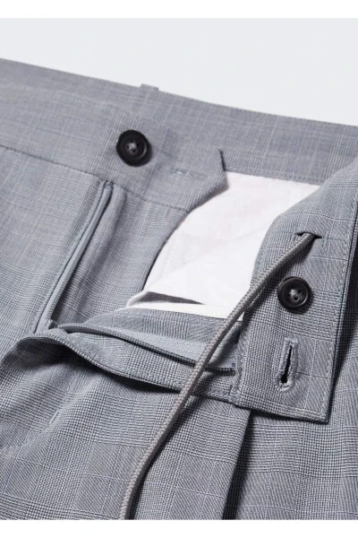 Trousers with clasp pattern - 7