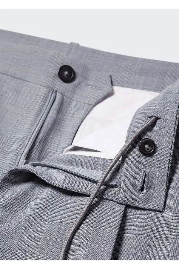 Trousers with clasp pattern - 7