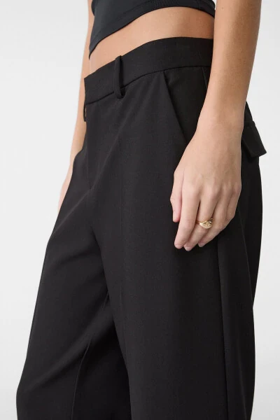 Trousers with pockets - 4