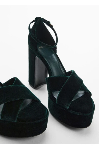 Туфли-босоножки из бархата на каблуке - 4