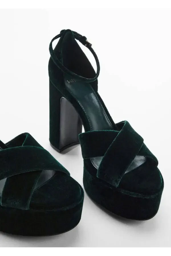 Туфли-босоножки из бархата на каблуке - 4