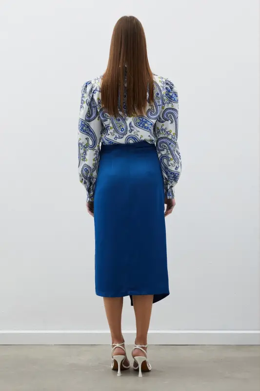 Tugmali aksessuarlar bilan Satin Krep yubka - INDIGO-INDIGO - 5