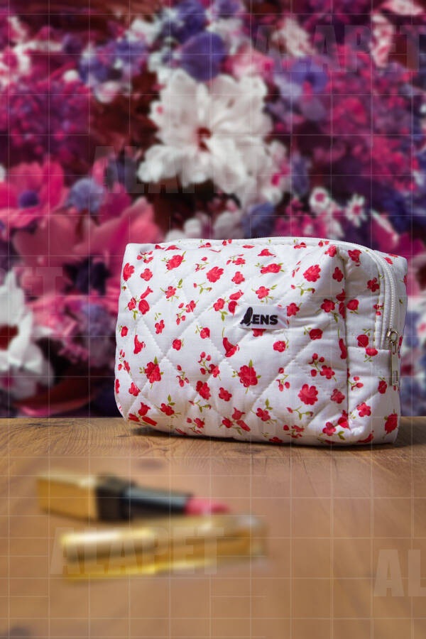 Tulip Pattern Makeup Bag (Large Size) Quilted Pattern Ultra Soft - 1