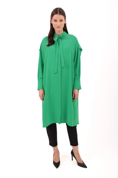 Tunic with detailed hood and cape back. - 4