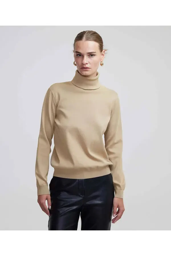 Turtleneck basic knitted sweater - 2
