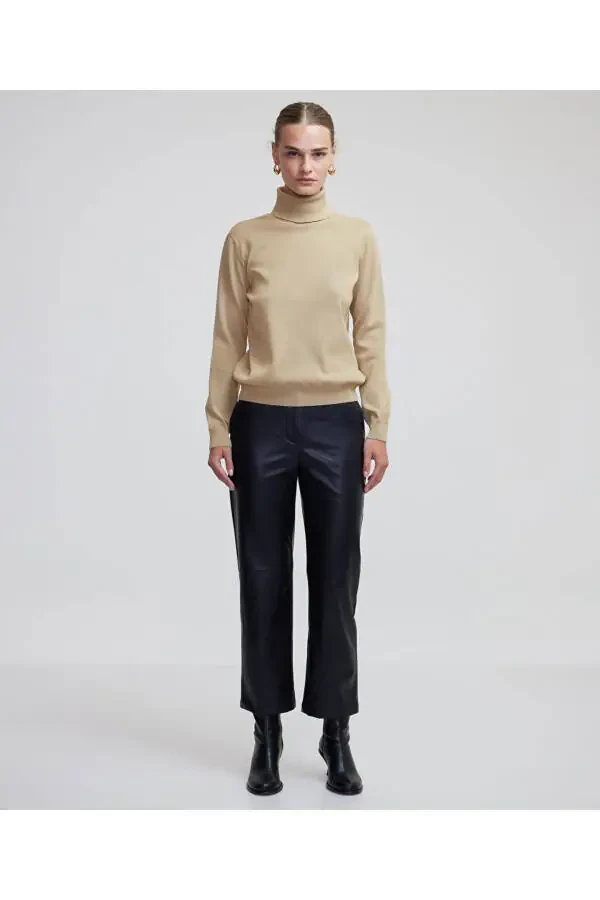 Turtleneck basic knitted sweater - 6