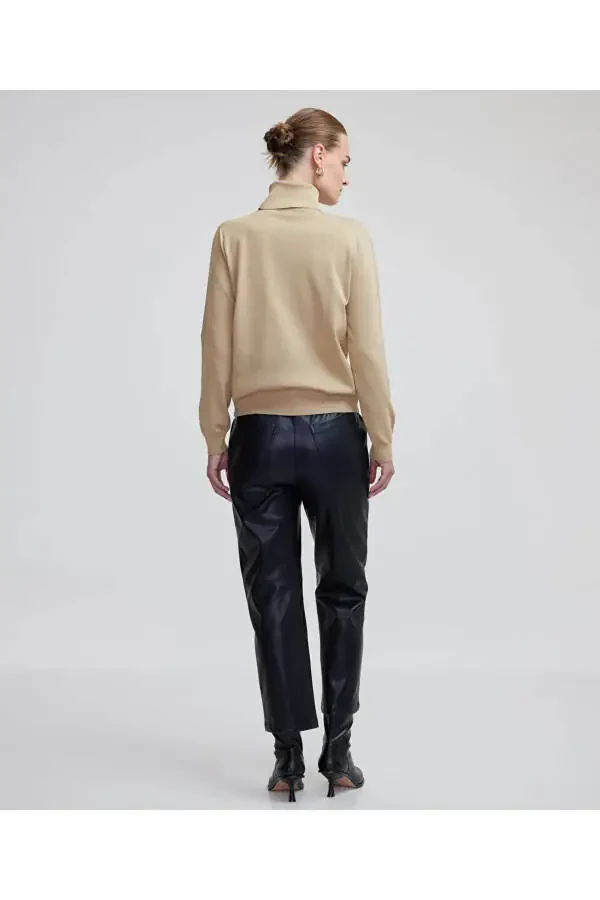 Turtleneck basic knitted sweater - 7