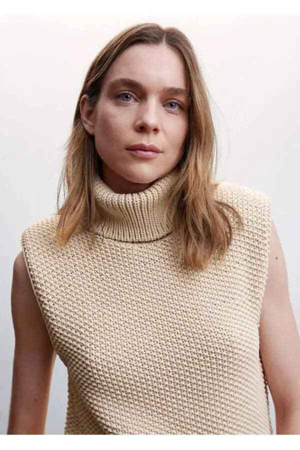 Turtleneck Knitted Vest - 7