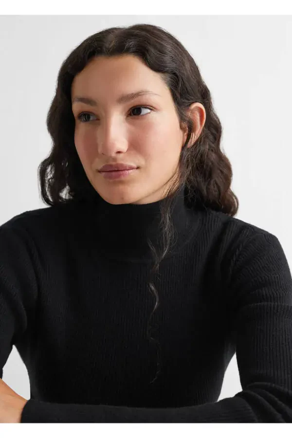 Turtleneck sweater - 6