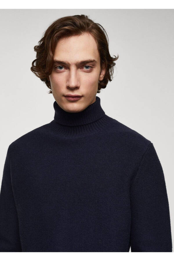 Turtleneck sweater - 8