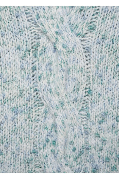 Two-Tone Knitted Sweater - 8