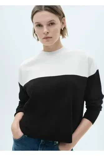 Two Tone Perkins Collar Sweater - 4