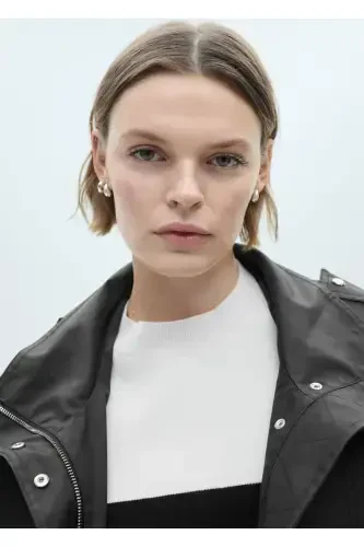 Two Tone Perkins Collar Sweater - 8