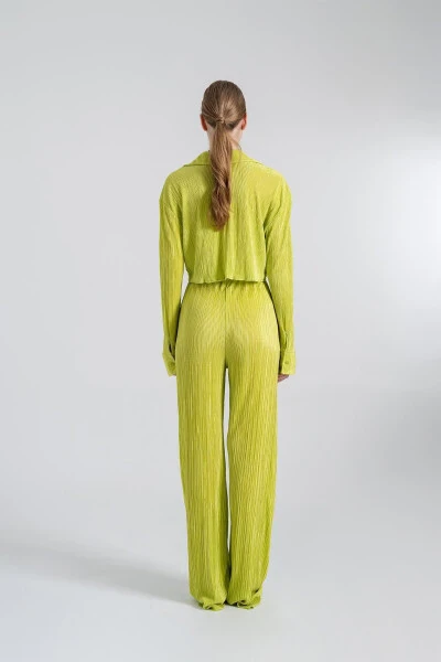 Удобная укороченная рубашка зеленого цвета - 4