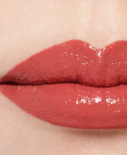 Ultrawear Shine Liquid Lip Colour-82 Beige Confidentiel - 3