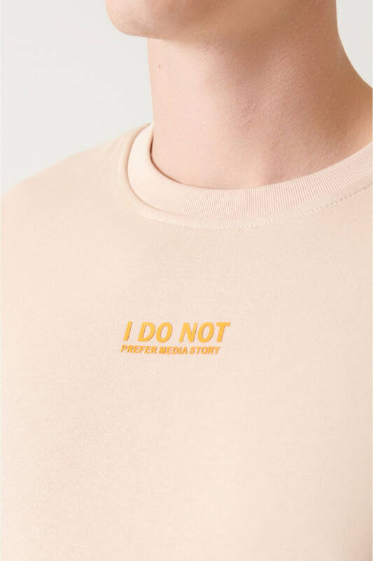 Унисекс свитер с круглым вырезом бежевого цвета - 3