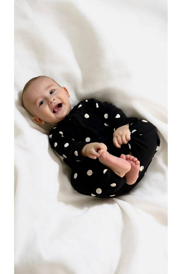 Unisex Baby Polka Dot Printed Long Sleeve Romper - 2