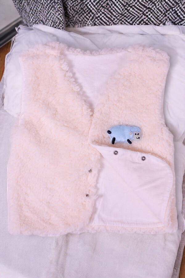 Unisex baby vest with sheep embroidery, Welsoft outer layer - 5