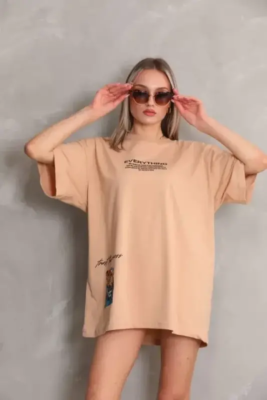 Unisex Bisiklet Yaka Baskılı Oversize T-Shirt - Bej - BÜYÜKBEDENIZ