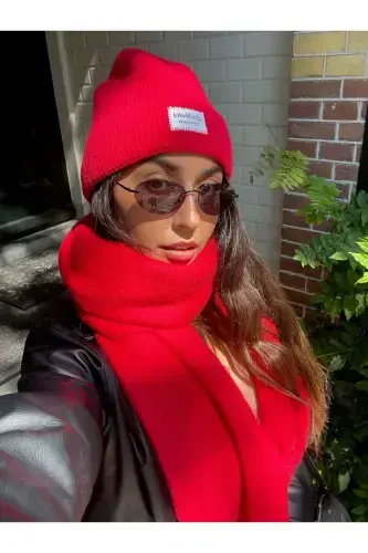 Unisex Premium Soft Bouclé Scarf-Red - GOLDMINE (1)