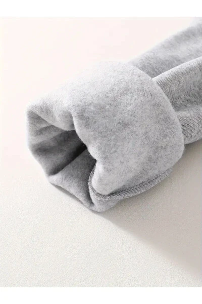 Unisex seasonal zip-up hooded cardigan jacket and 2-pack t-shirts. - 7