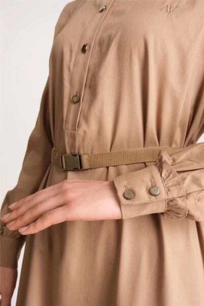 Üstü Düğmeli Pamuk Gabardin Elbise 24y9807 Camel - 4