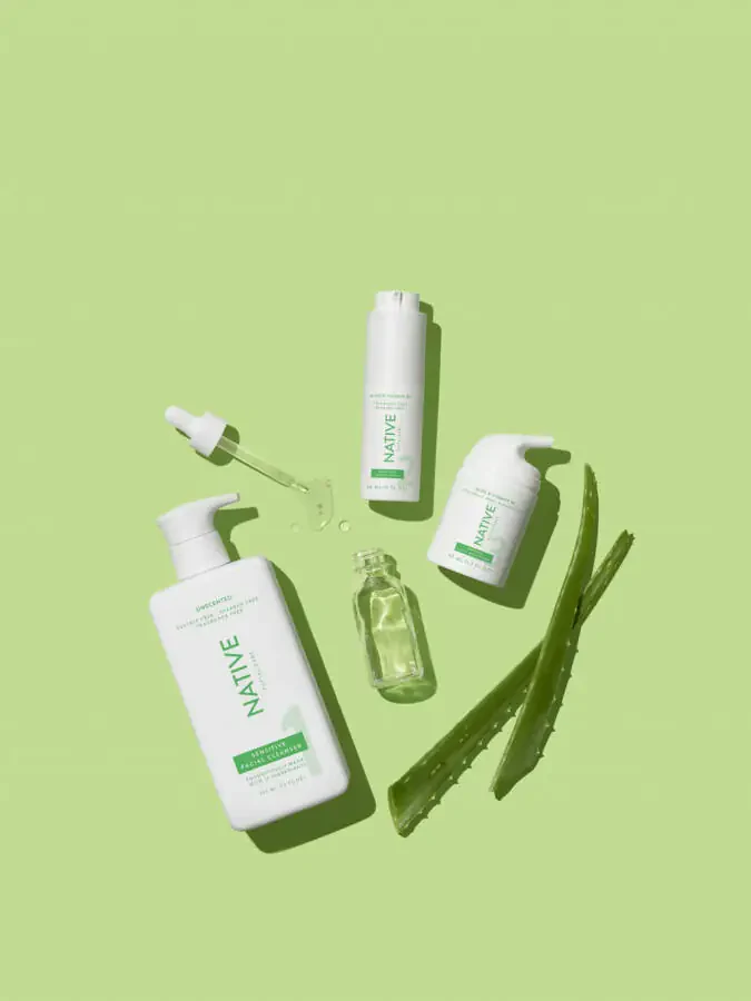 Увлажняющее средство для лица для чувствительной кожи с алоэ и ниацинамидом, без отдушек, 1,7 унции - 7