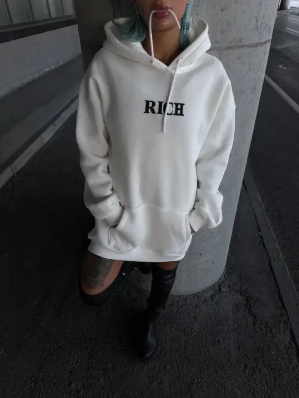 Uzun Kol Kapşonlu Göğüs Baskılı SweatShirt - Beyaz - BÜYÜKBEDENIZ