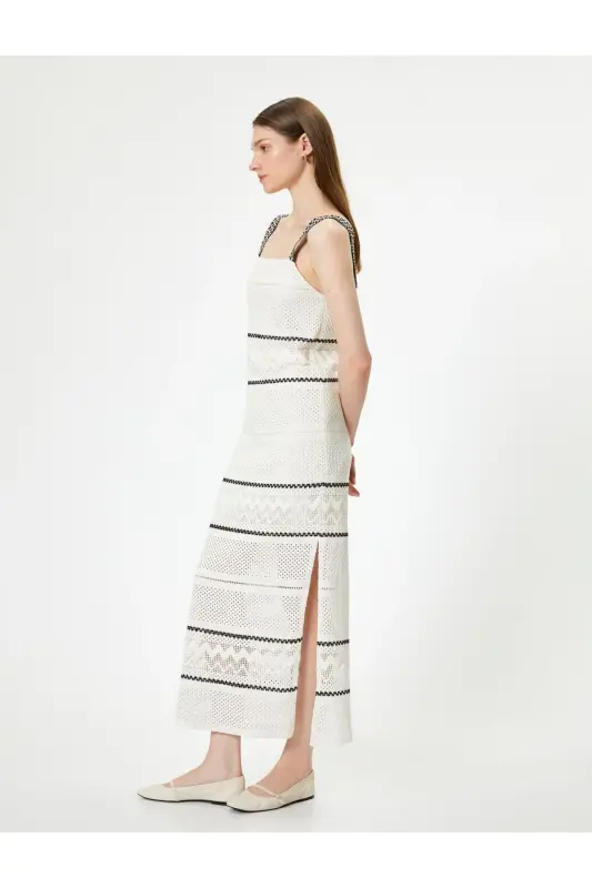 Langes Häkelkleid mit Futter, dicken Trägern, Schlitz, detailliertem Farbkontrast - Schwarz gemustert - 1
