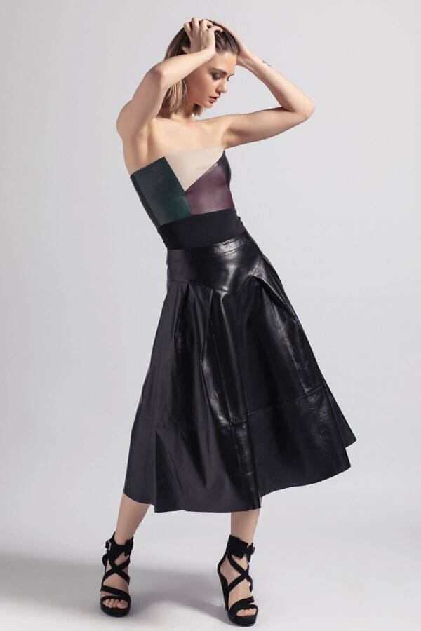 Siyah Kadın Kloş Pileli Arkandan Fermuarlı Astarsız Uzun Hakiki Deri Etek - 2