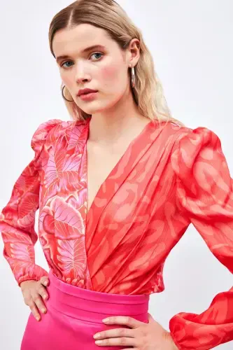 V bo'yinli bodysuit ko'ylak - QIZIL - SATEEN (1)