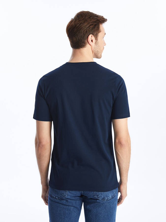 V bo'yinli qisqa yengli erkaklar uchun futbolka - 5