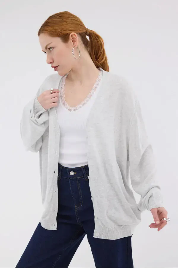 V-Neck Buttoned Cardigan H10300 - 2
