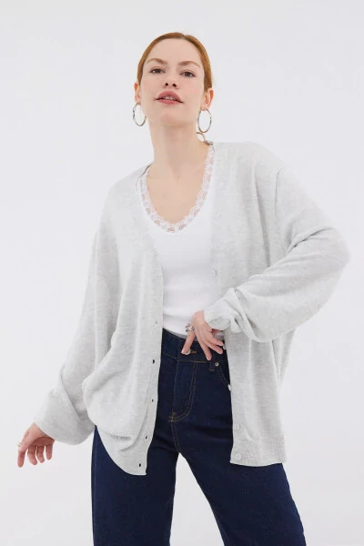 V-Neck Buttoned Cardigan H10300 - 6