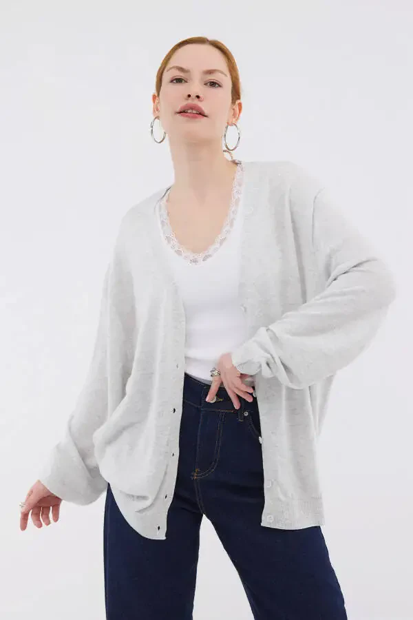 V-Neck Buttoned Cardigan H10300 - 6