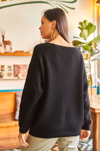 V Neck Cable Knit Oversized Sweater - 7