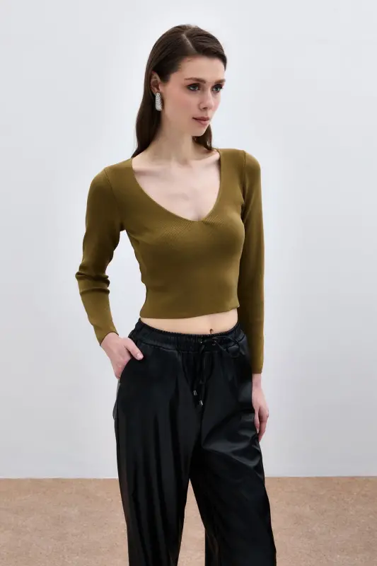 V Neck Crop Knit - Sage Green-SAGE GREEN - 3