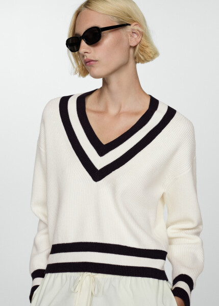 V-neck, ecru sweater - 5