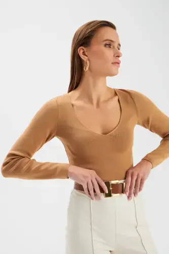 V Neck Knit Crop - Mink - 1