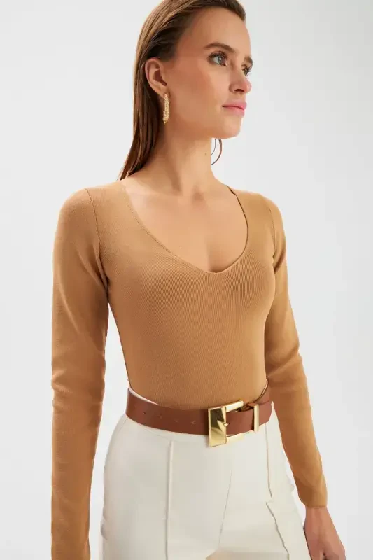 V Neck Knit Crop - Mink - 2