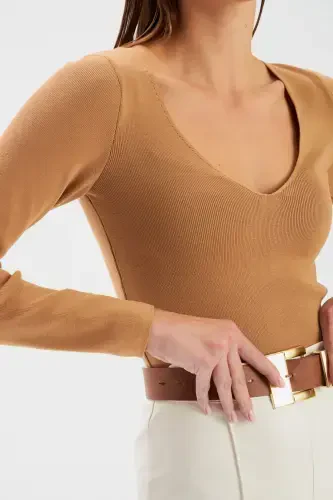 V Neck Knit Crop - Mink - 4